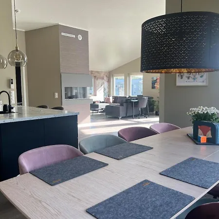 Moderne Enebolig Med Gratis Parkering Alta